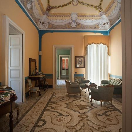 Bed and Breakfast Palazzo Francesco Grassi Aradeo Zewnętrze zdjęcie