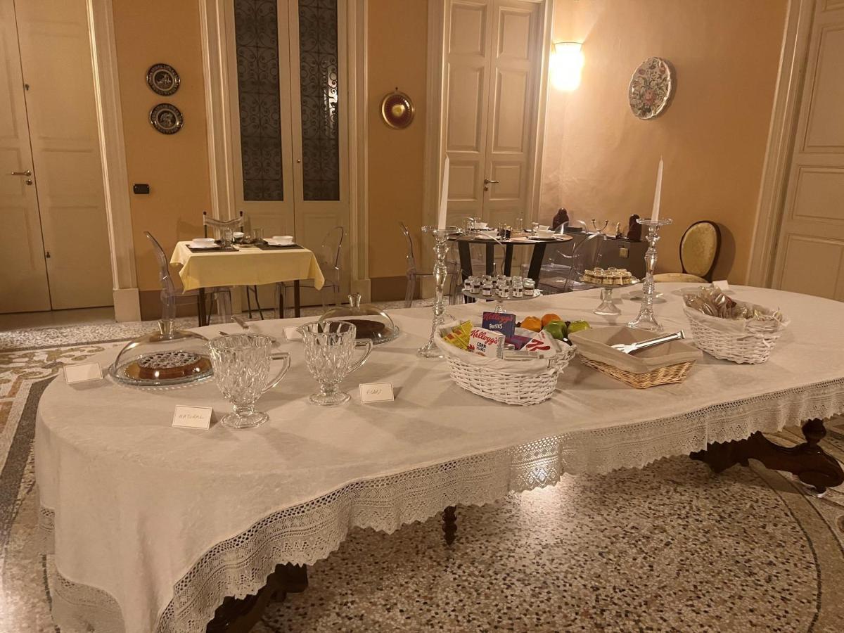 Bed and Breakfast Palazzo Francesco Grassi Aradeo Zewnętrze zdjęcie